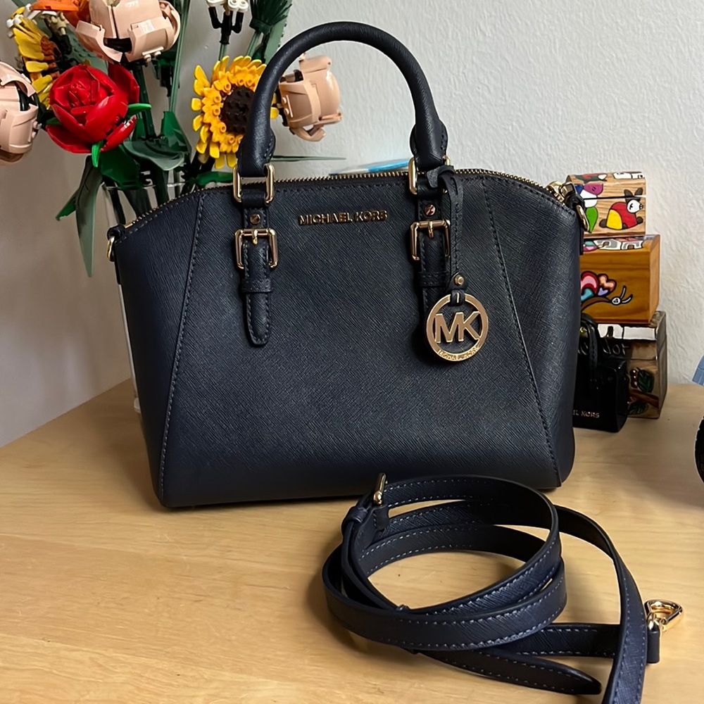 Micheal Kors handbag crossbody bag